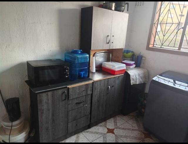 1 BEDROOM APARTMENT FOR SALE IN LONGCROFT